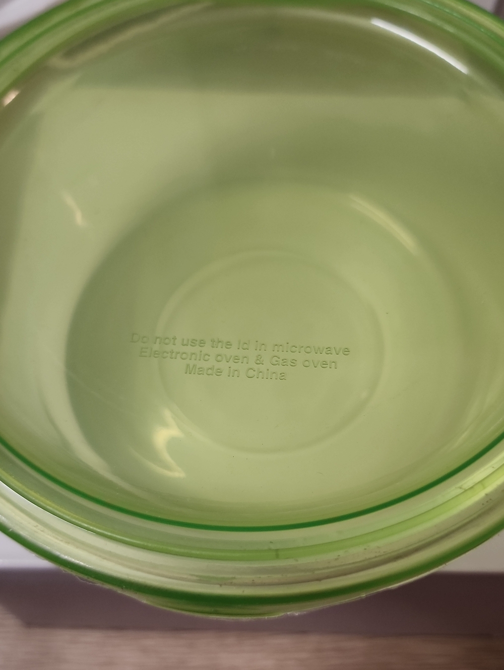 Translucent Glass Food Storage Container With Green Lid New In Box - Picture 2 of 4